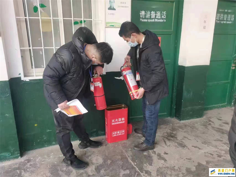 方城县广安街道:排查隐患确保安全(图1) 方城县广安街道:排查隐患确保安全(图1)