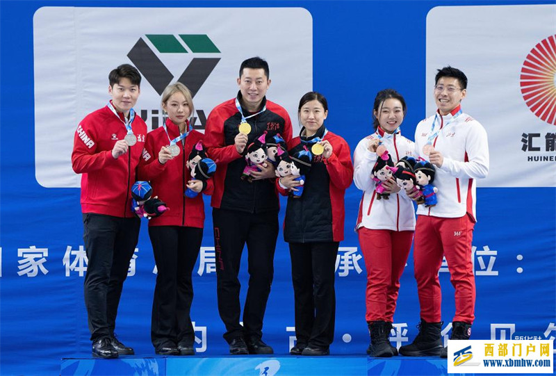 巴德鑫:“90后”冰壶老将的新期待(图1) 巴德鑫:“90后”冰壶老将的新期待(图1)