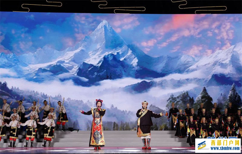 西藏林芝桃花节开幕:一起“桃”醉高原春天里(图4) 西藏林芝桃花节开幕:一起“桃”醉高原春天里(图4)