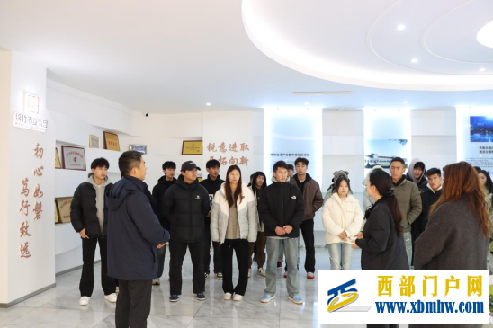 四川天一学院赴绵竹市创新创业孵化园、孵化基地参观学习交流(图1) 四川天一学院赴绵竹市创新创业孵化园、孵化基地参观学习交流(图1)