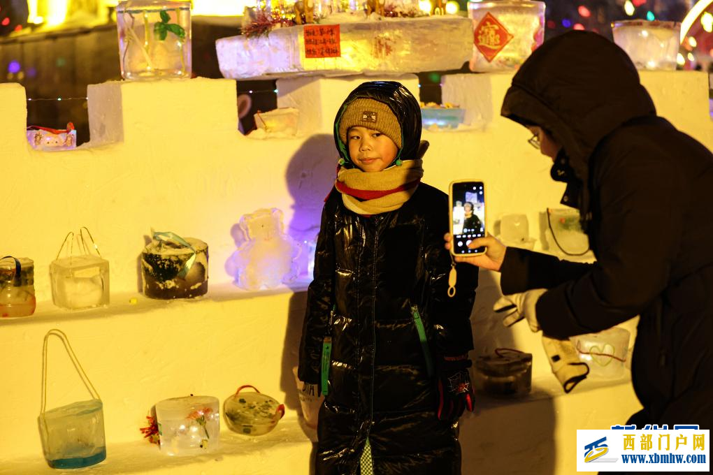 额尔古纳：2000余件冰灯作品照亮少儿梦想(图5)